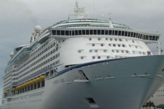 Caribbean cruise ship returns to port after norovirus outbreak 